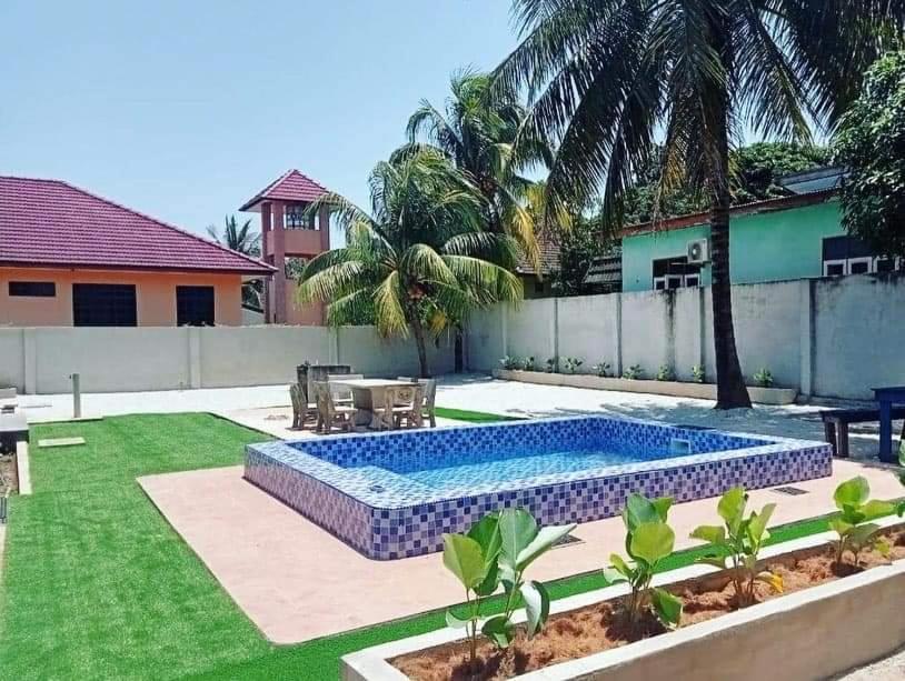 Casa Tiga Homestay Besut Kampung Kuala Besut Exterior foto